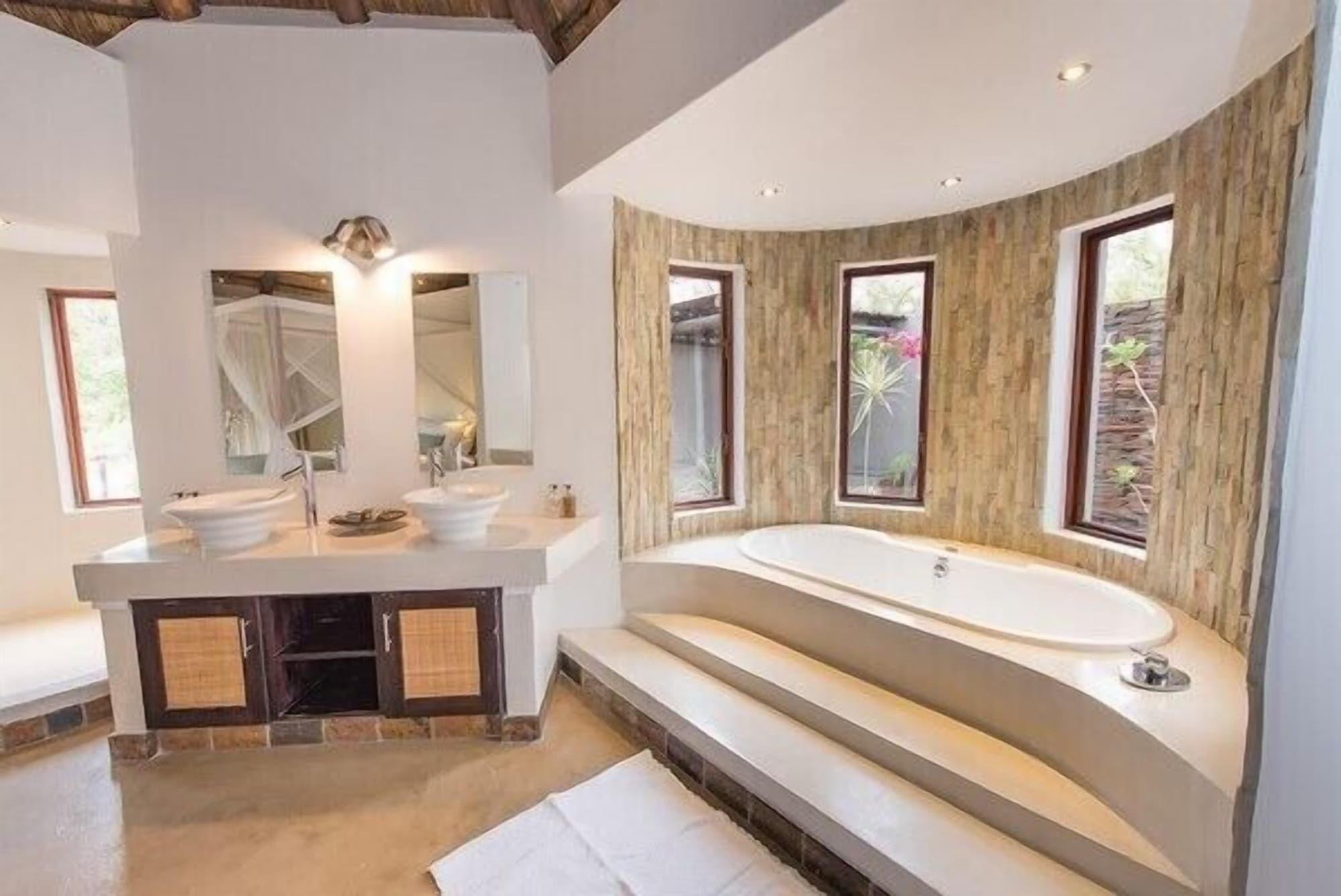 Unembeza Boutique Lodge & Spa Hoedspruit Exterior photo